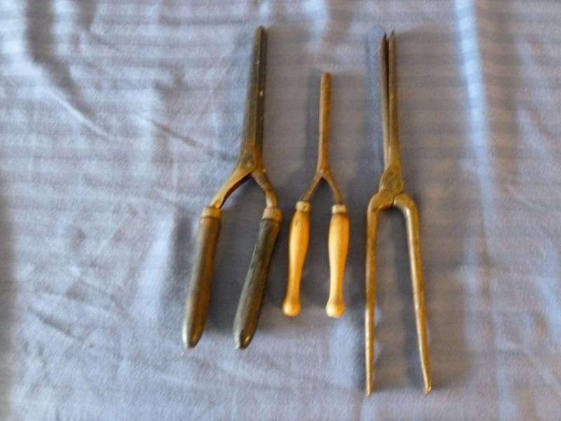 lot 183 image: Antique Hair Irons