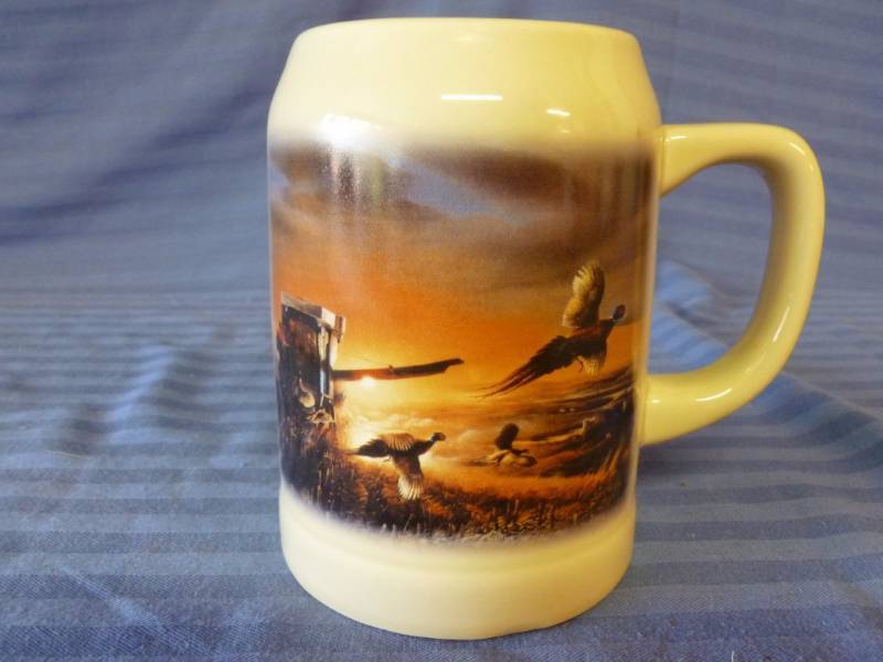 lot 186 image: Terry Redlin Mug