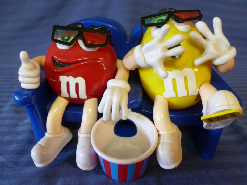 lot 190 image: M&M Candy Dispenser