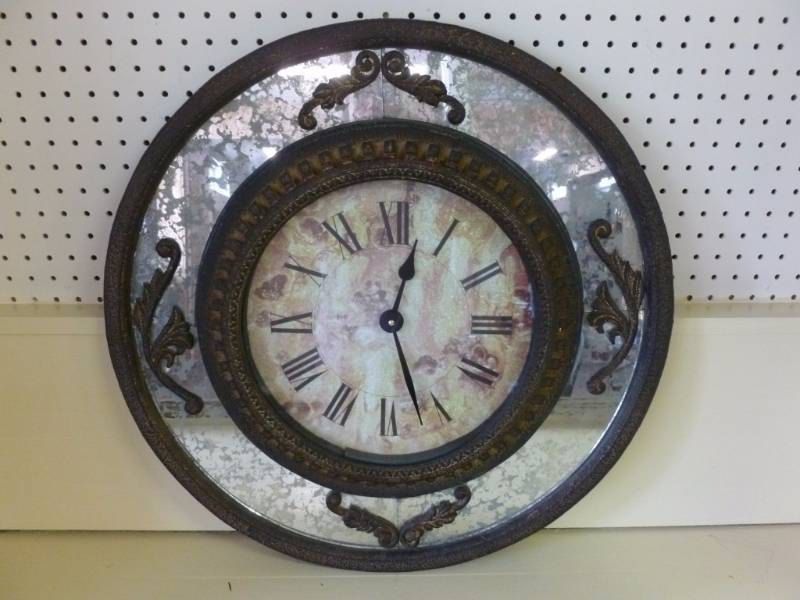 lot 227 image: Large Mirrored Clock