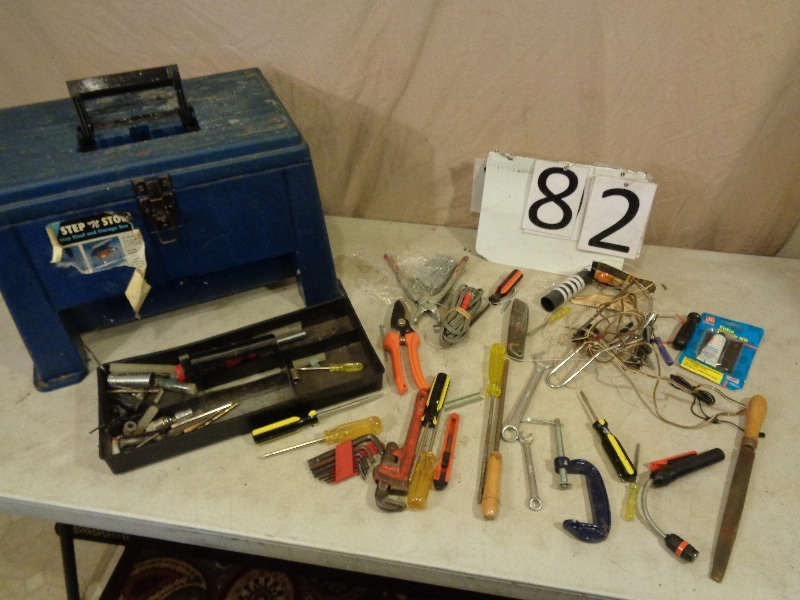 lot 82 image: Step Stool with Assorted Tools