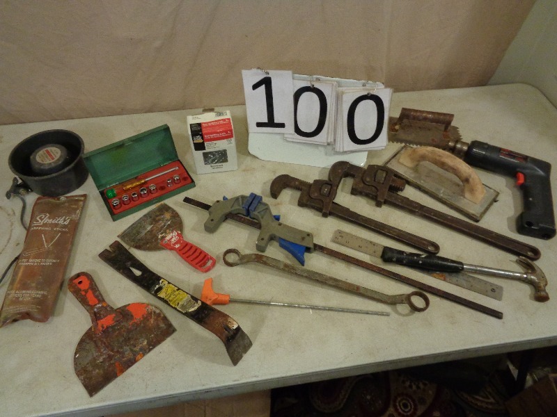 lot 100 image: Assorted Tools