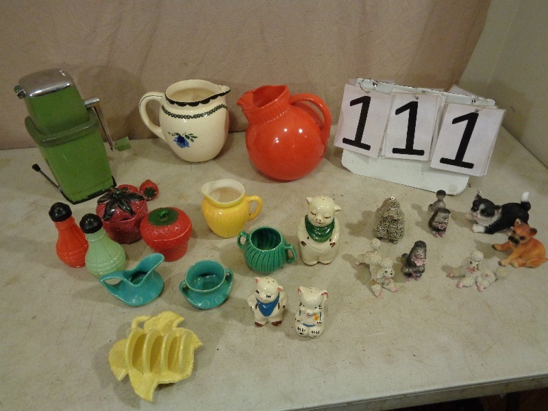 lot 111 image: China, Poodles, Ice Crusher