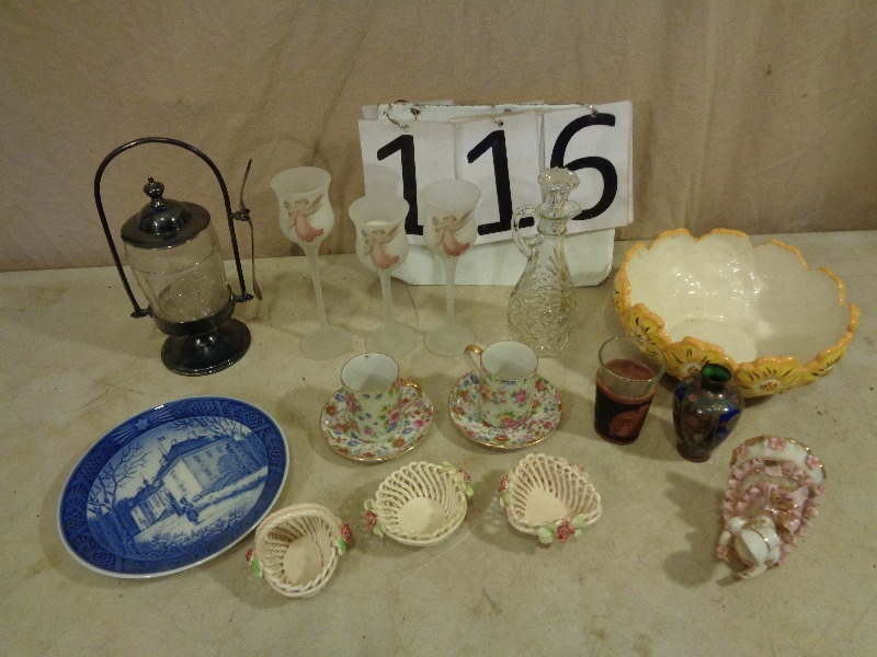 lot 116 image: China, Glassware, Decorations