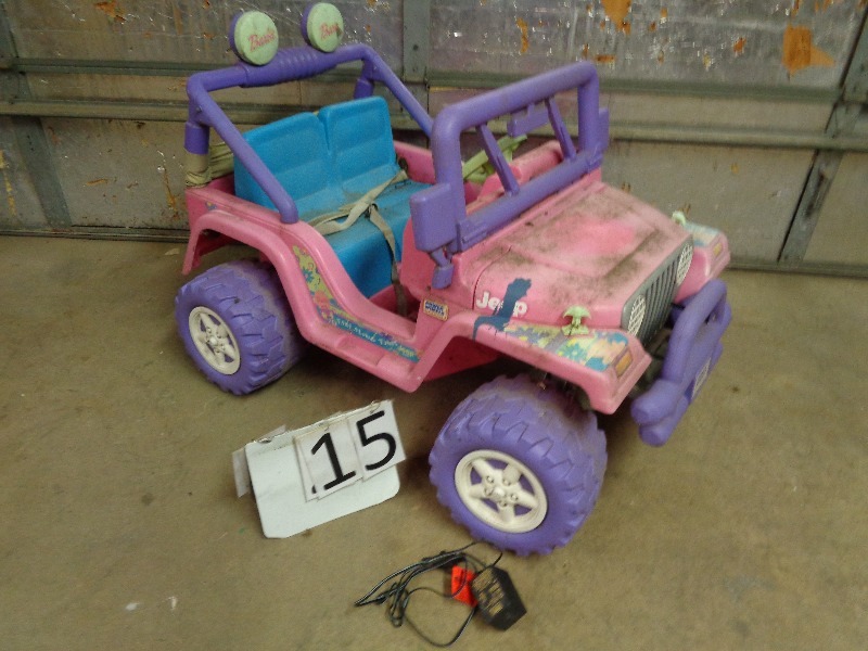 lot 15 image: Powerwheel Barbie Jeep