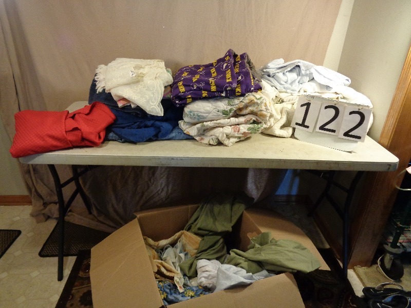 lot 122 image: Assorted Linens