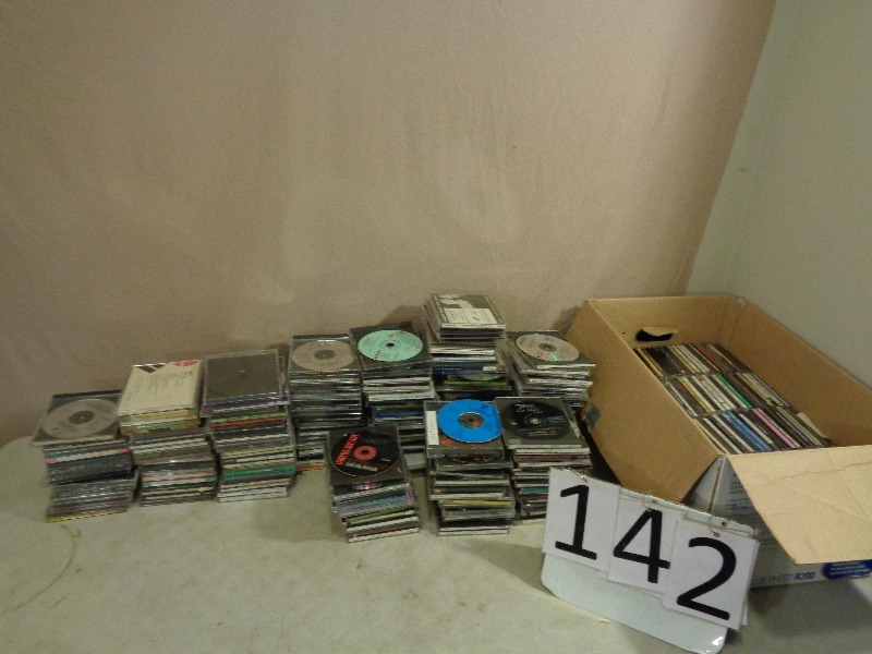 lot 142 image: Large Lot of Assorted CDs
