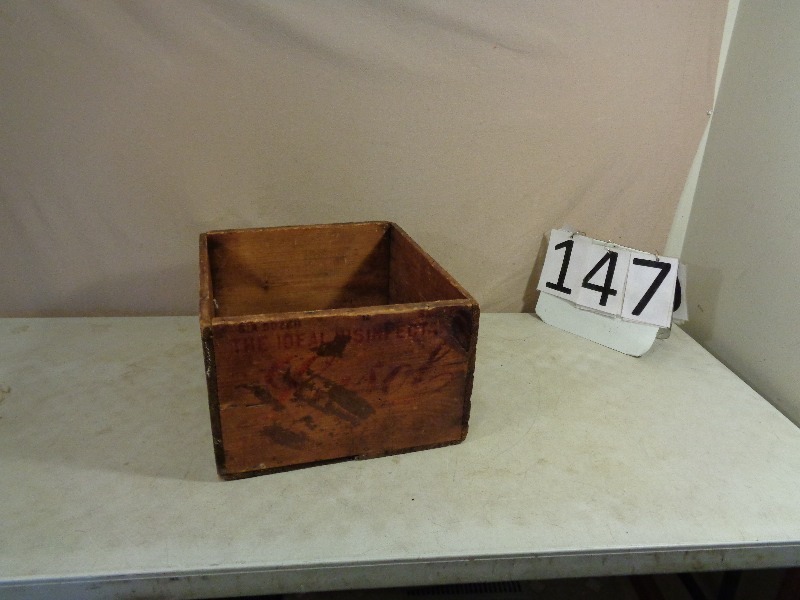 lot 147 image: Neat Old Wood Box