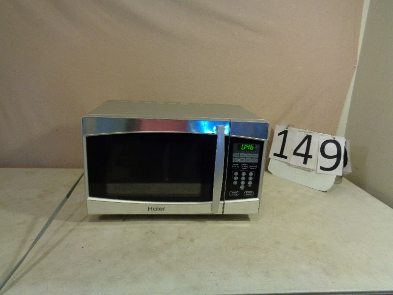 lot 149 image: Haier Microwave