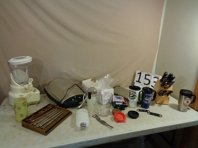 lot 153 image: Kitchen Items