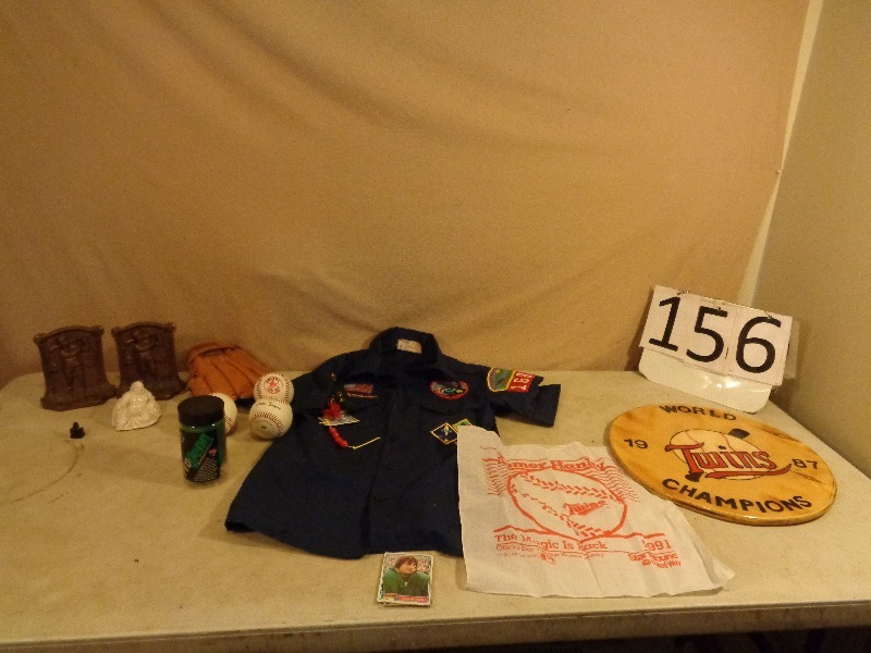 lot 156 image: Assorted Collectibles