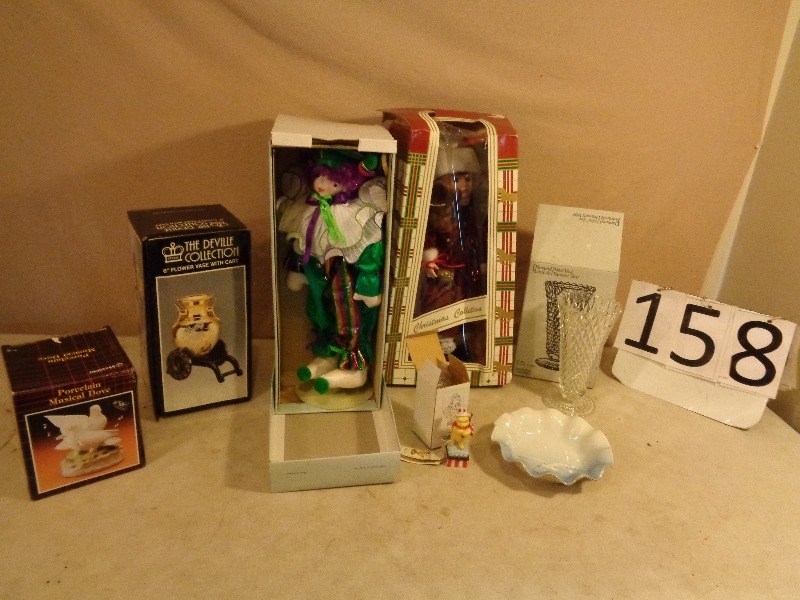lot 158 image: Assorted Collectibles