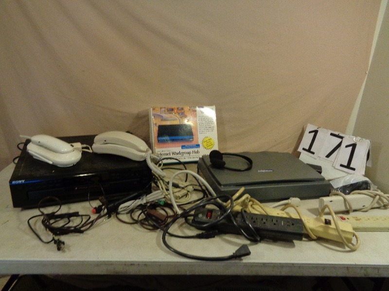 lot 171 image: Assorted Electronics