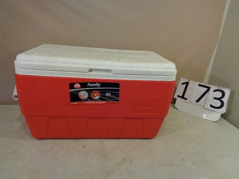 lot 173 image: Igloo Cooler