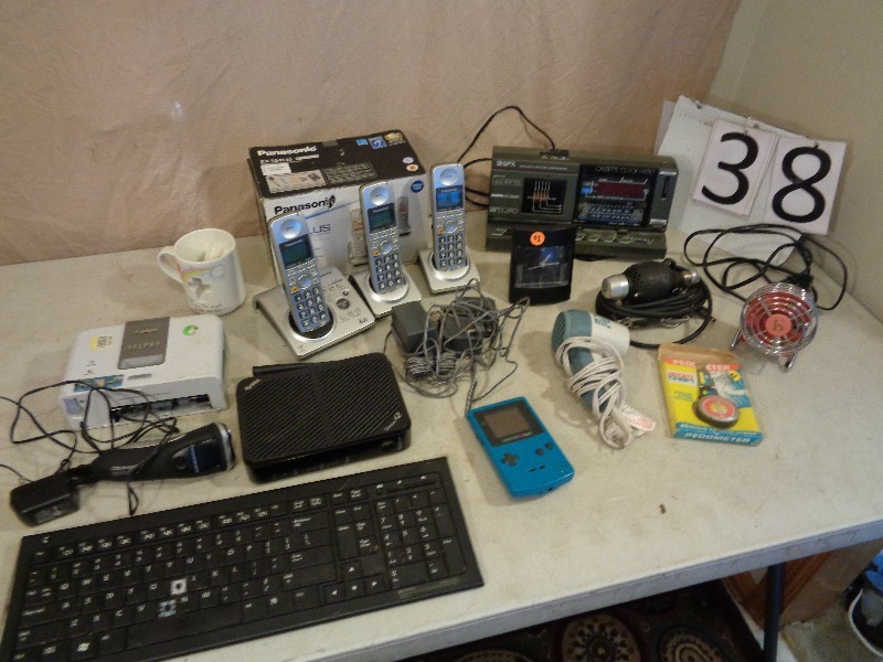 lot 38 image: Assorted Electronics