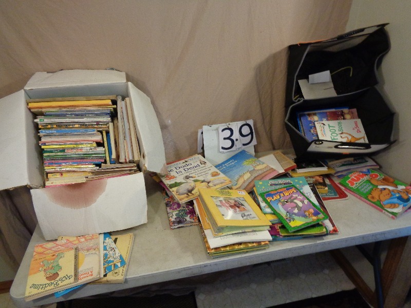 lot 39 image: Large lot of Books