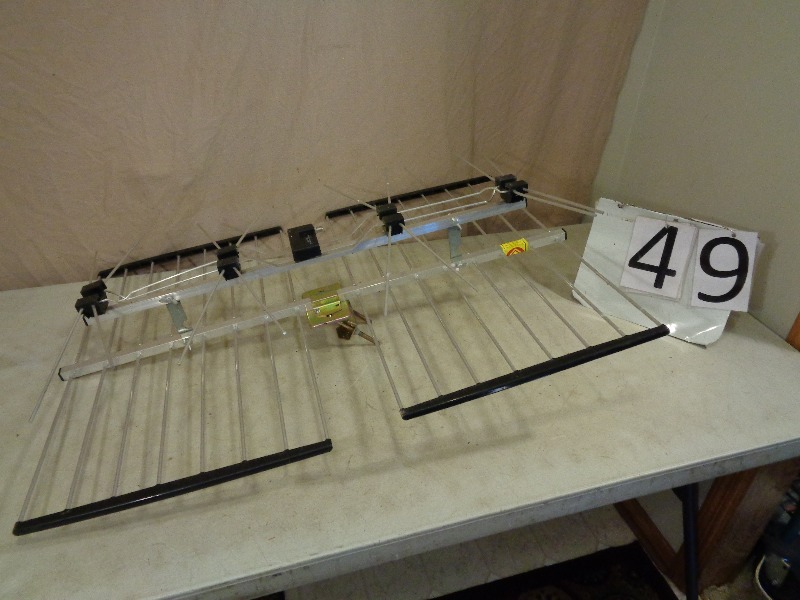 lot 49 image: HD TV Antenna