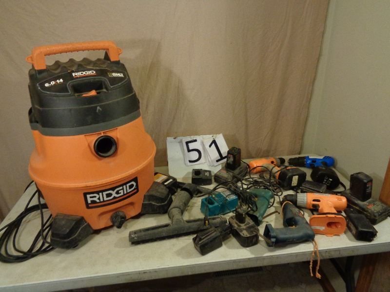 lot 51 image: Repair Lot. Tools and Shopvac.