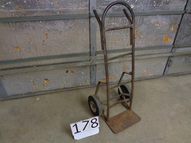 lot 178 image: 2 Wheel Dolly
