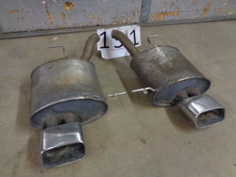 lot 131 image: BMW X5 Mufflers