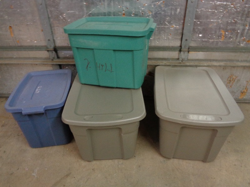 lot 183 image: 4 Totes with Lids