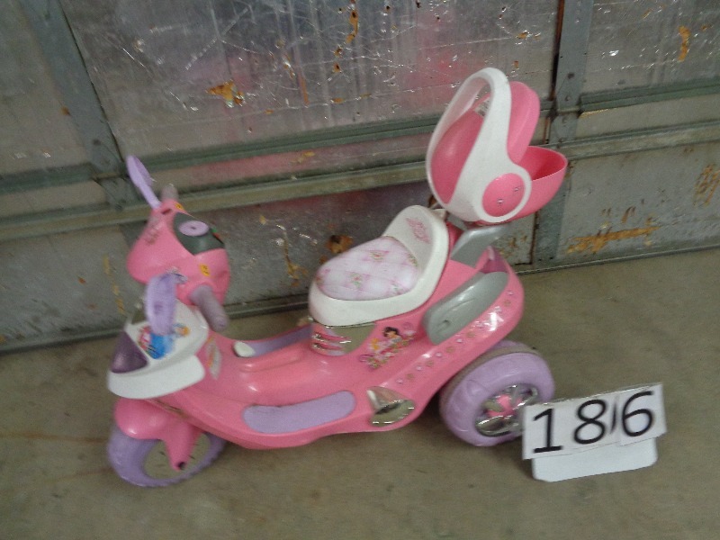 lot 186 image: Disney Ride on Toy