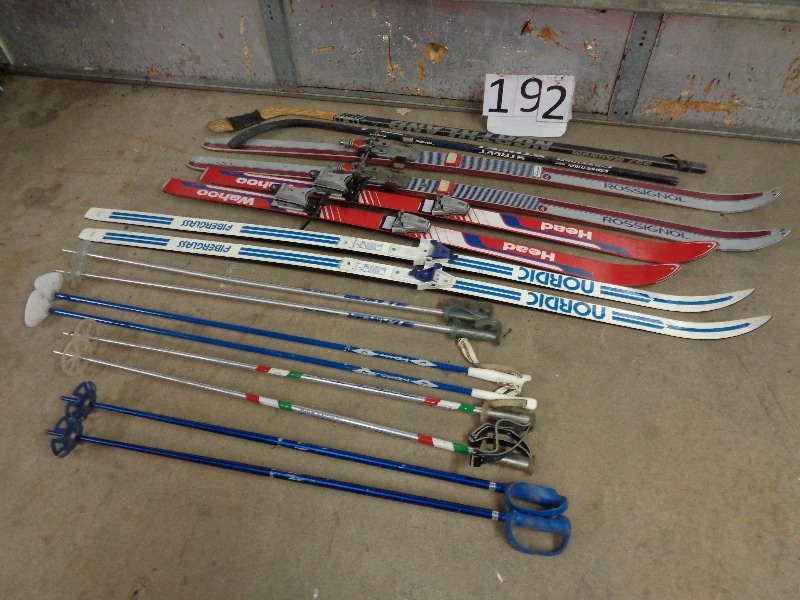 lot 192 image: Skis and More