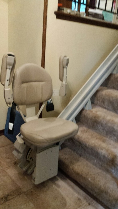 lot 2 image: Bruno SRE-2010 Handicap Stair Lift