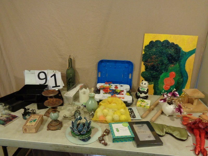 lot 91 image: Golf Balls, Decor, and More
