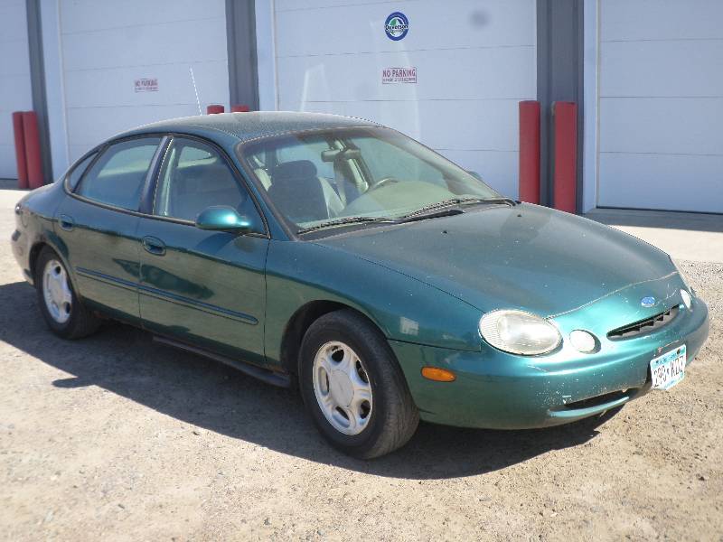 lot 1 image: 1997 Ford Taurus GL, 3.0Liter V6 Ga...