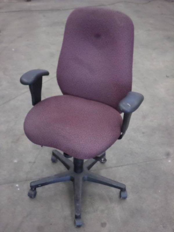 lot 11 image: Fully Adjustable High-Back Rolling ...