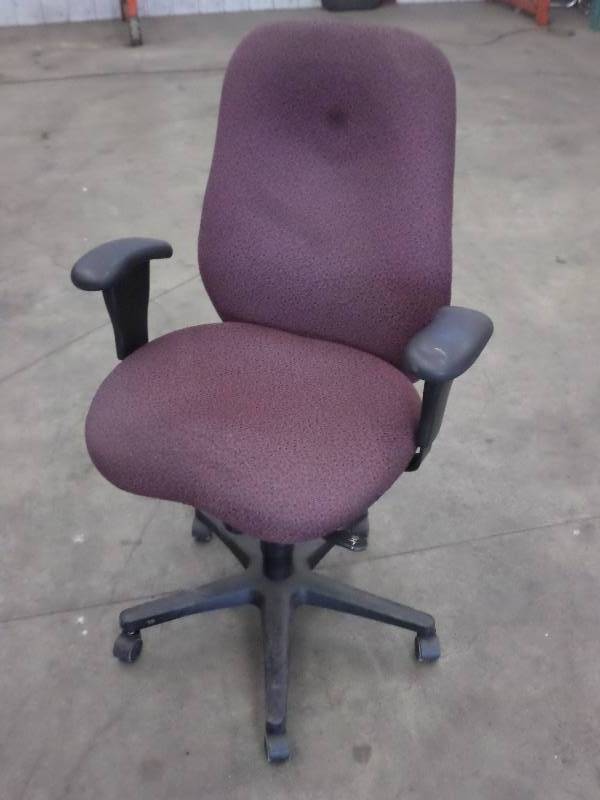 lot 12 image: Fully Adjustable High-Back Rolling ...