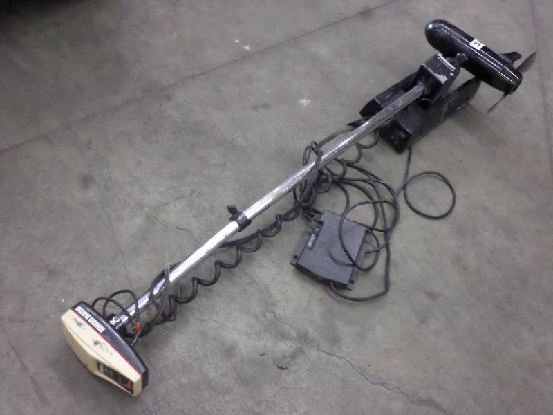 lot 30 image: MinnKota PowerDrive 28# Thrust Bow-...