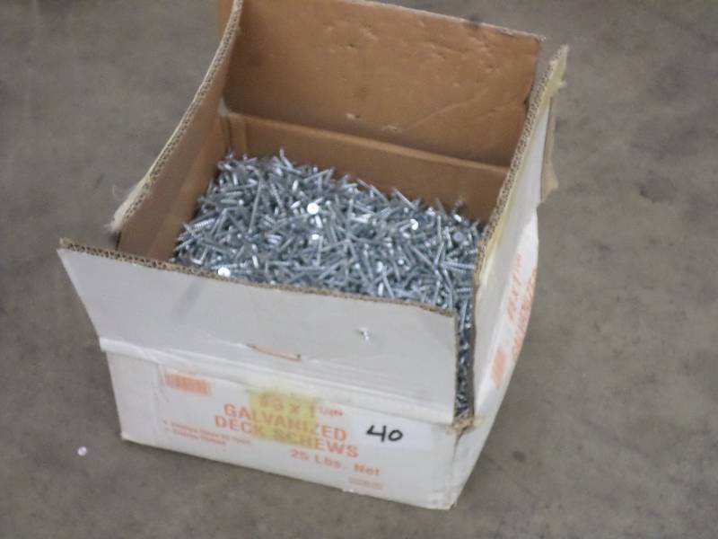 lot 40 image: Near Full 50# Box Of #8x1.25 Deck ...