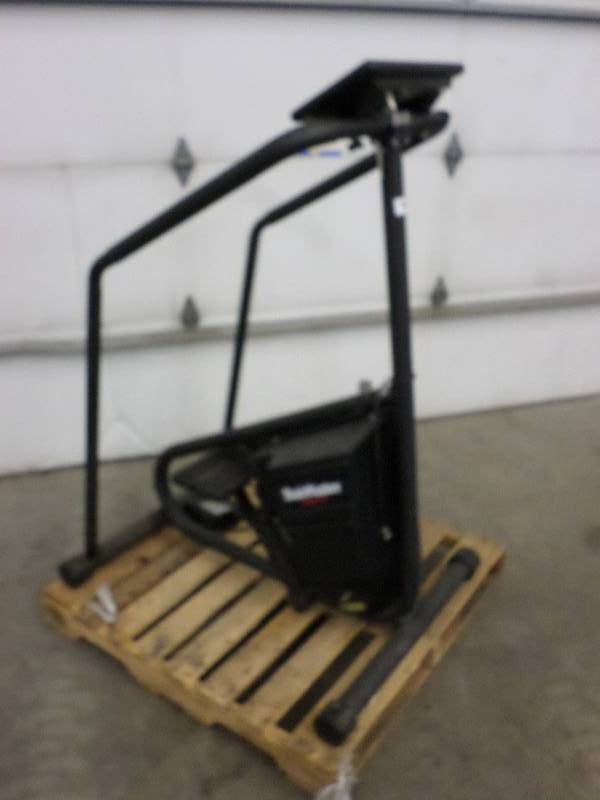 lot 45 image: StairMaster 4000PT Exercise Machine...