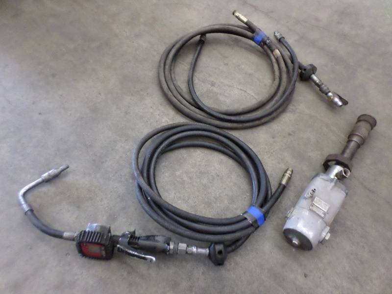 lot 53 image: ARO 600PSI Pneumatic Pump With Digi...