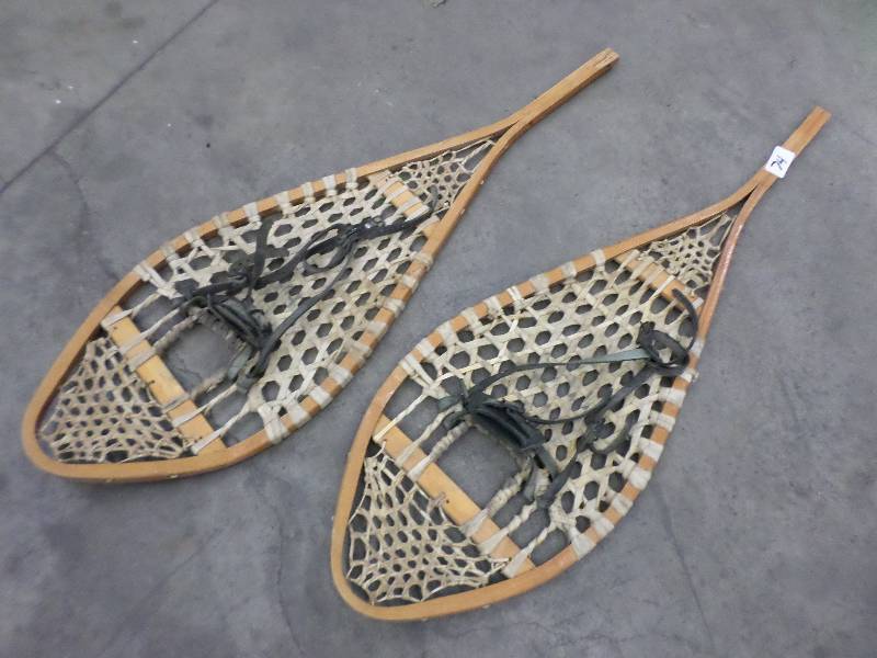 lot 74 image: Pair Of Unmarked Vintage Snow Shoes...