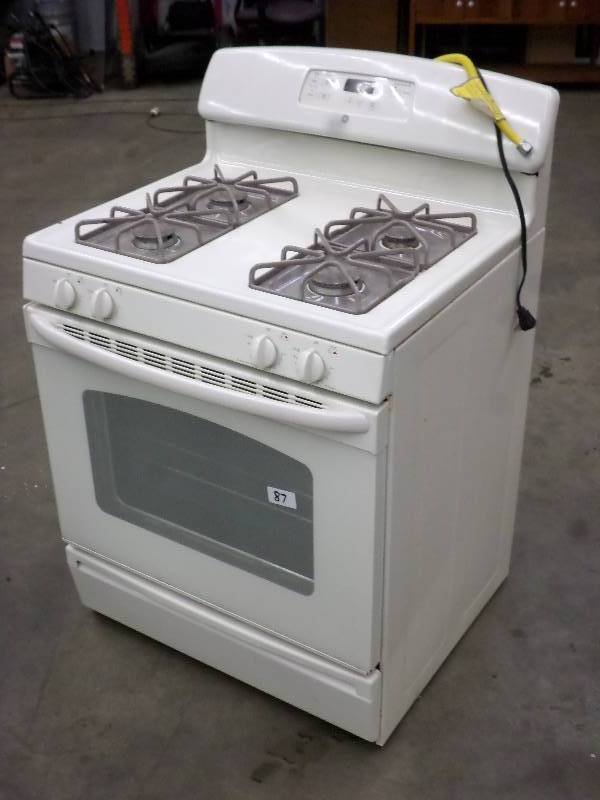 lot 87 image: GE Gas Range, Good Condition, Has A...