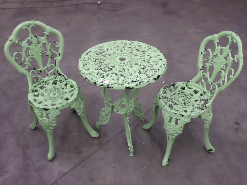 lot 90 image: Nice Antique 3-Piece Cast Iron Pati...