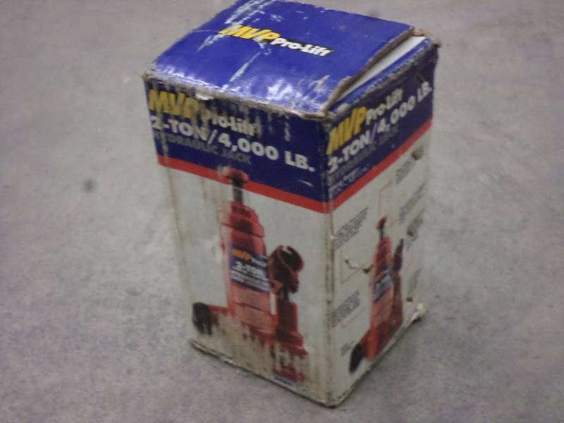 lot 102 image: MVP Pro-Lift 2-Ton Bottle Jack ...