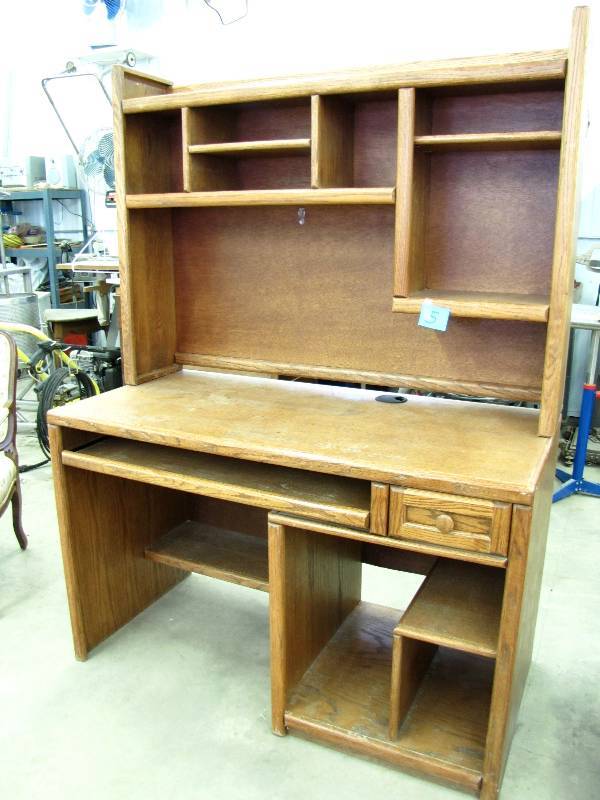 oak desk and hutch good condition