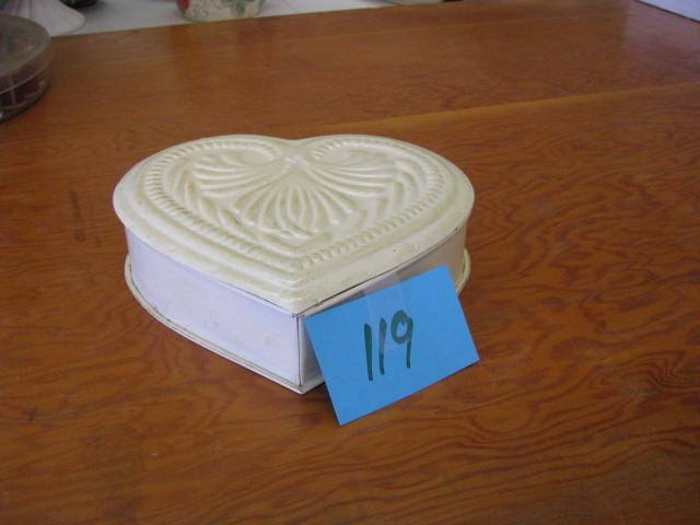 vintage heart shaped tin and buttons see photos