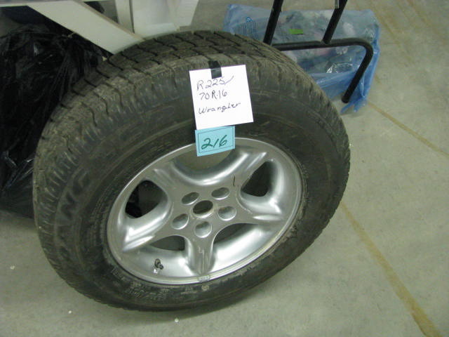 Goodyear Wrangler R225 70R-16