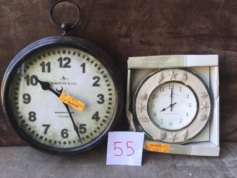 Lot of Wall Clocks