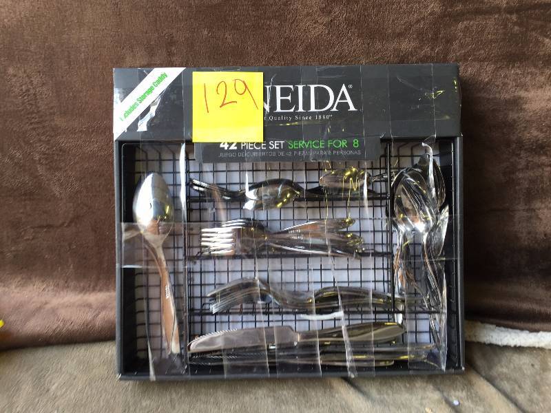 Oneida 42 piece