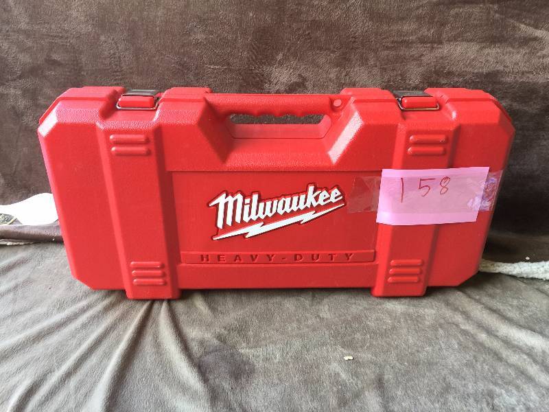 Milwaukee saw