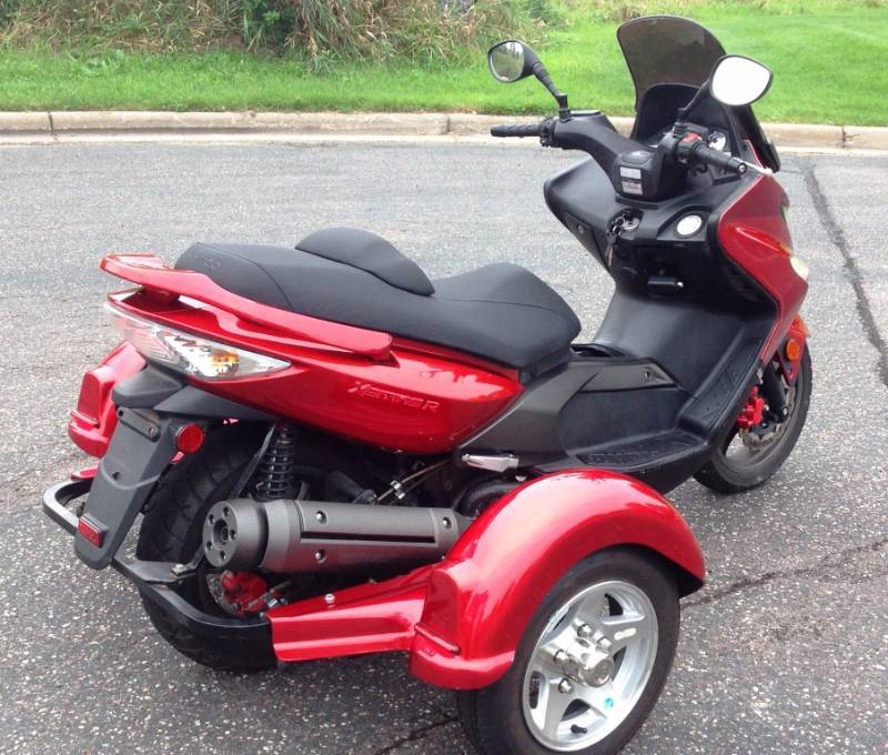 Пластик скутер 150. Kymco Xciting 500. Kymco 50 cc Cobra. Kymco 150 кубов. Скутер Кумко 500.