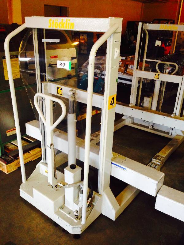 Heavy duty walk behind lift