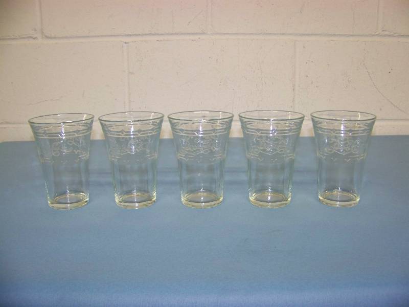 lot 7 image: (5) Pepsi  Pepsi-Cola, Soda Fountain Glasses with Etching