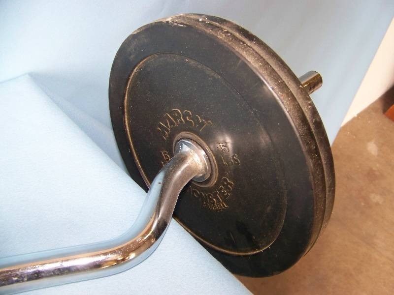 lot 25 image: Marcy, Monster Curl Bar, Weight Lifting Bar